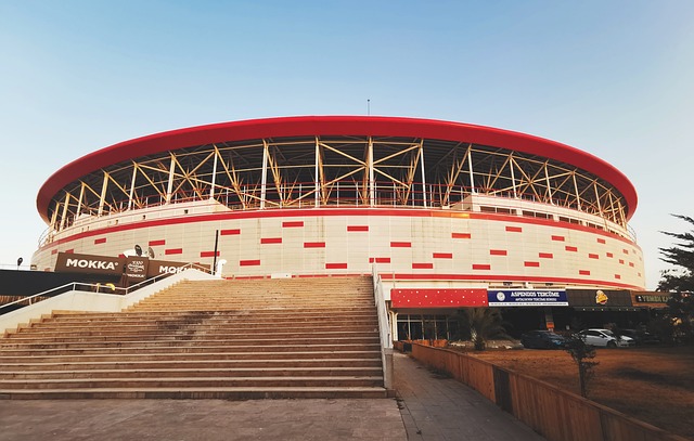 更是各国交 更是各国交